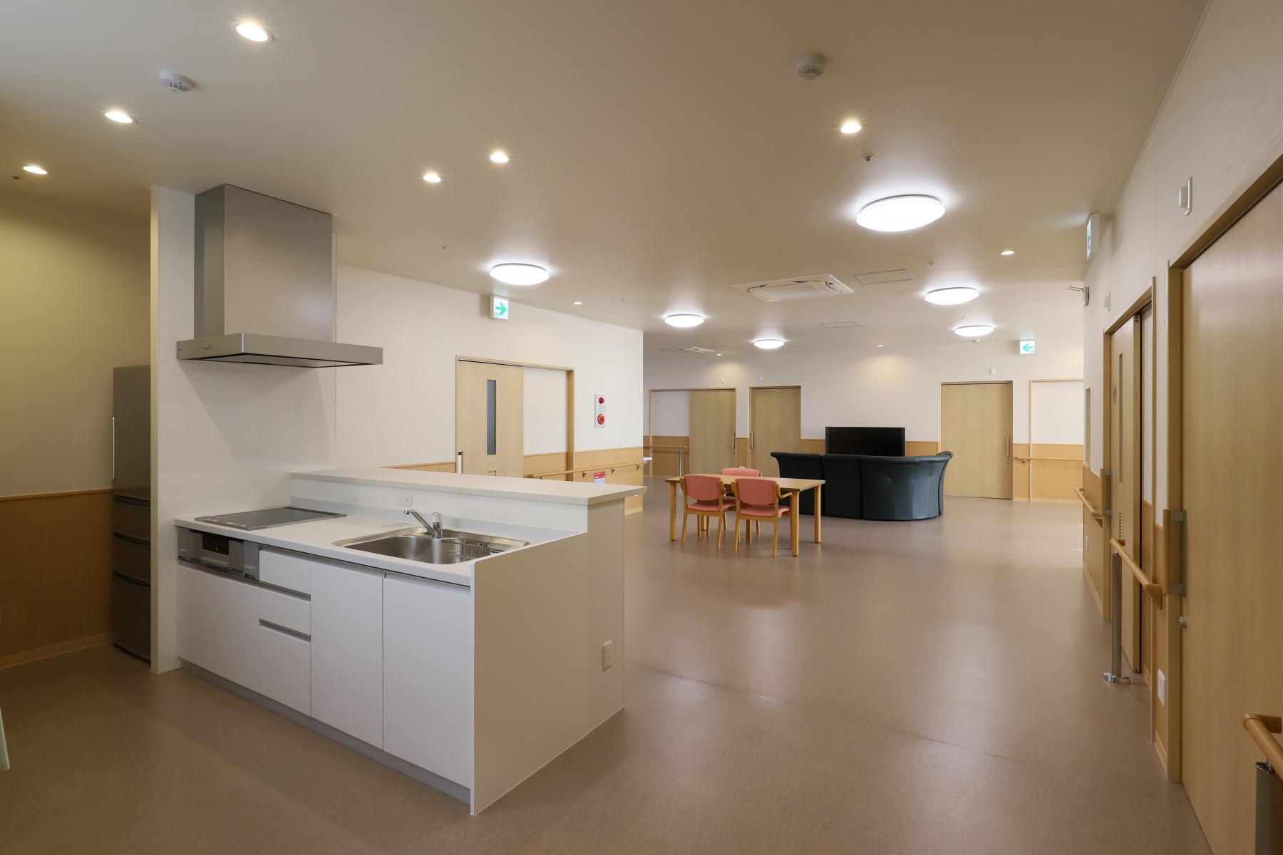 46-２階共同生活室-2