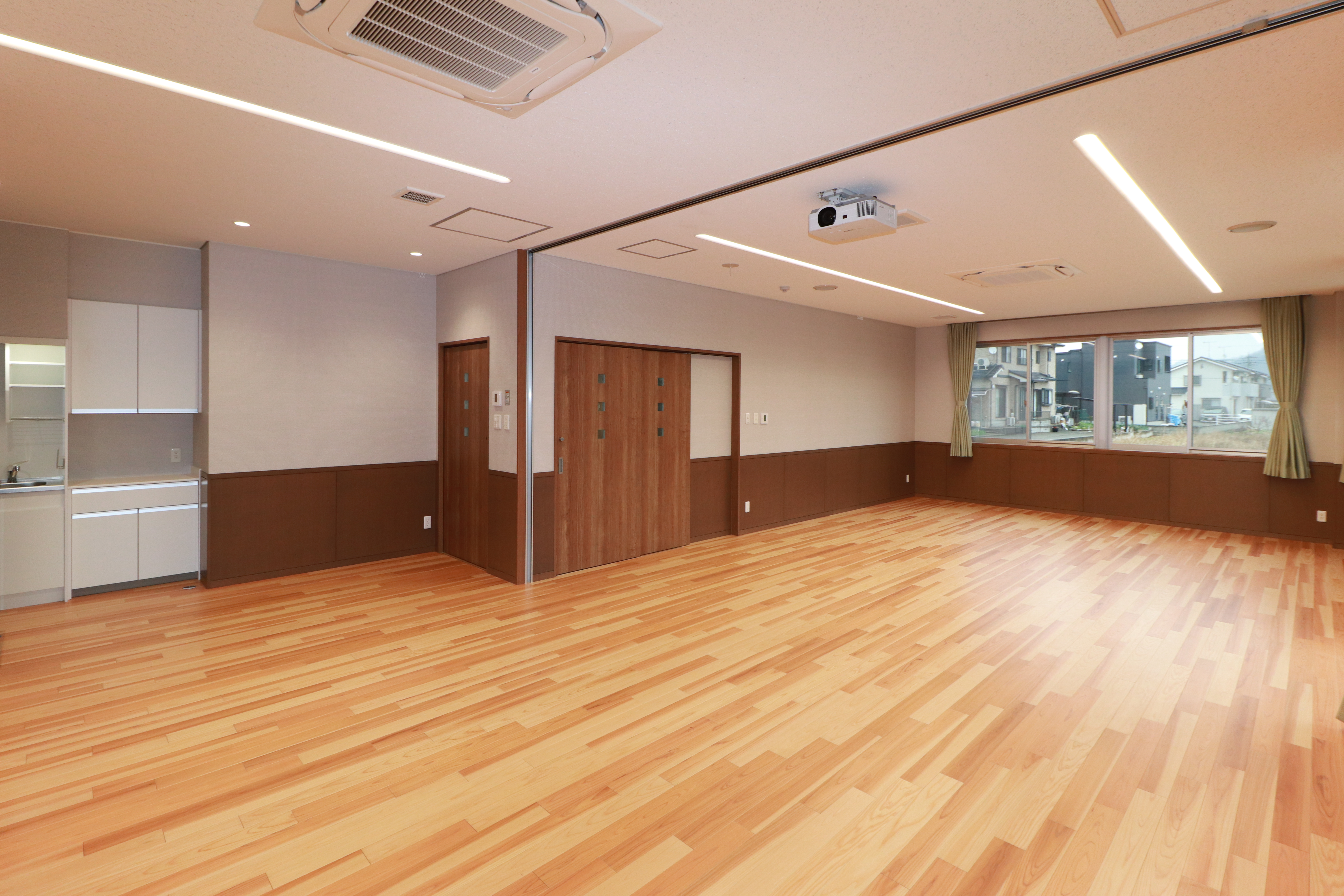 地域交流スペース(仕切りなし2)